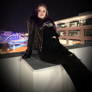 Meet your Posher, Emmalia